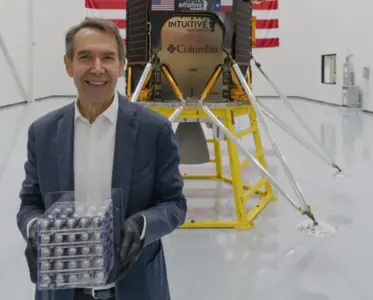Jeff Koons : Marketing Genius Takes Art to the Moon